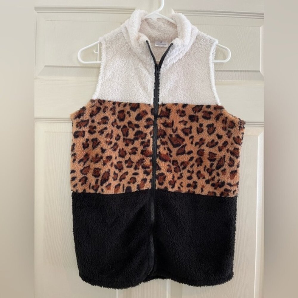 Faux fur sleeveless vest
